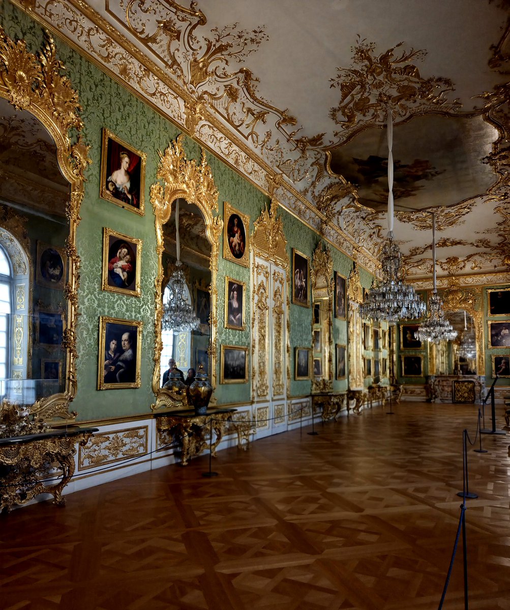 ミュンヘンの王宮レジデンツ。ナポレオンも目にした緑のギャラリー