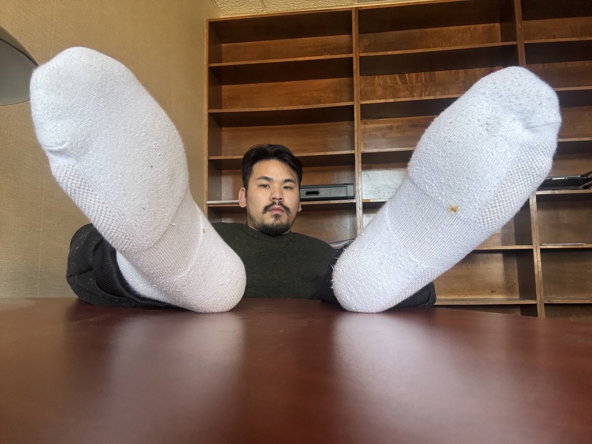 eFootWorld's tweet photo. Socks on, socks off 😈 https://t.co/Ws6H2fTEw0