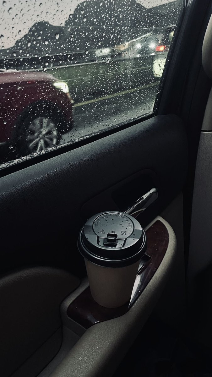 #السنة_الجديدة_2026
#العام_الجديد_2026 

شعار نهاية كل سنة:"

ولاني بندمان على كل ما فات 
أخذت من حلو الزمان ورديه 

هذي حياتي عشتها كيف ماجات 
أخذ من أيامي وأرد العطيه ♥️🌱.