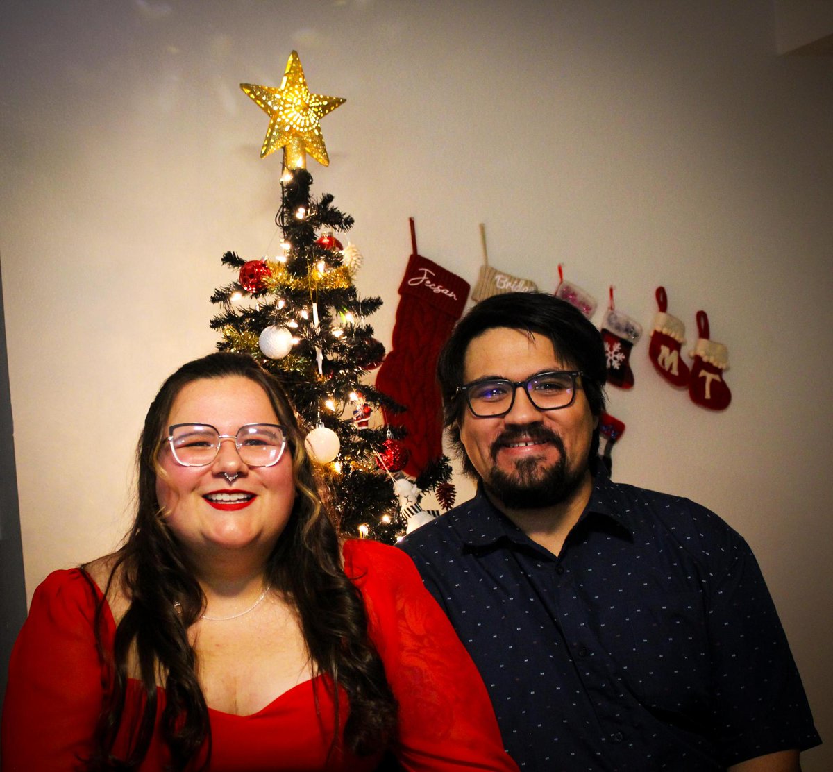 KittyKatB09's tweet photo. Lmao I never post here because it's so dead here but merry late Christmas! https://t.co/8GpbaWWqDV