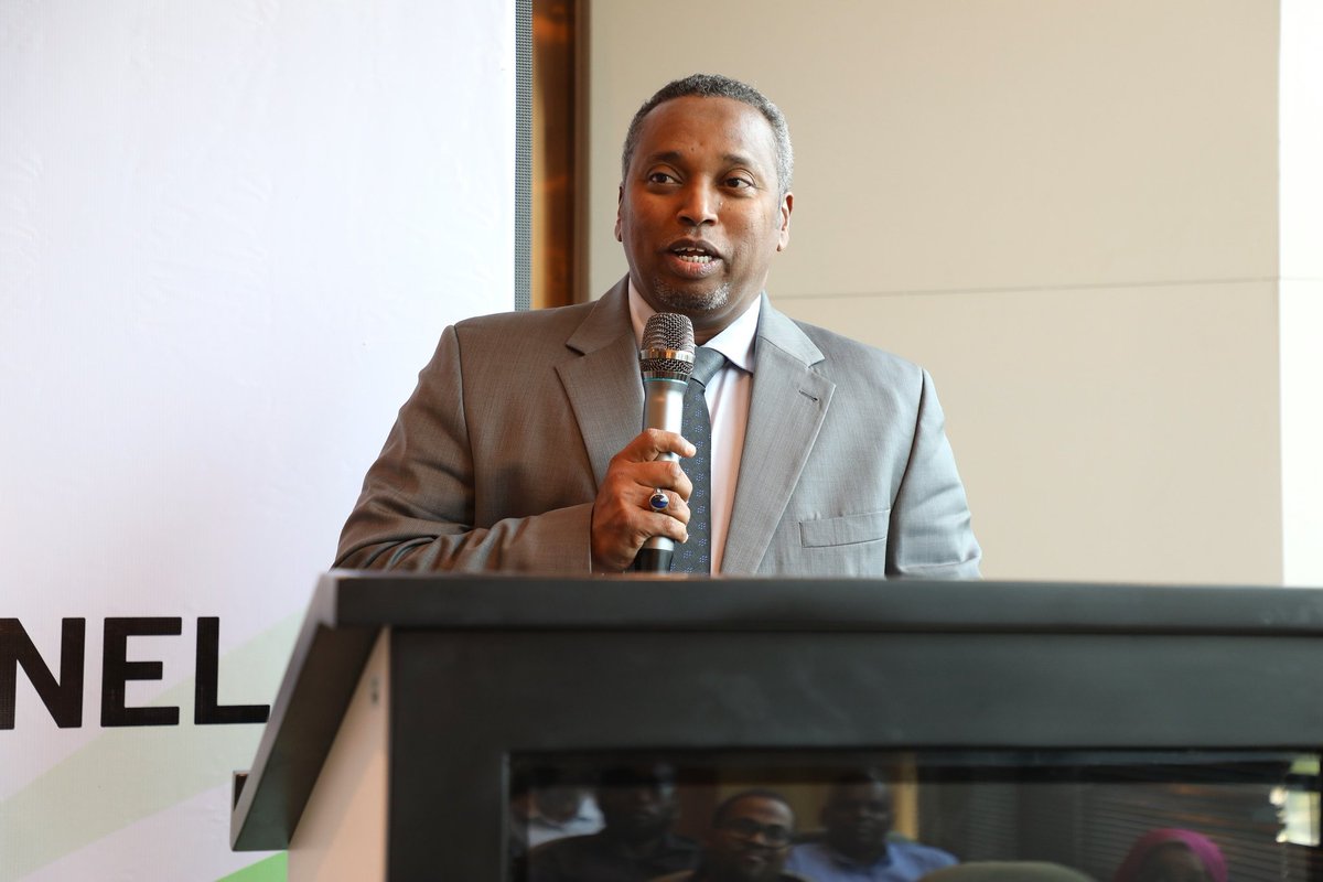 En prenant la parole, le Ministre de l’Energie,M. Yonis Ali Guedi a d’emblée tenu à féliciter les lauréats de cette année qui se sont démarqués par leurs compétences et connaissances et par la qualité du travail abattu durant l’année 2025 et a encouragé l’ensemble du personnel ,