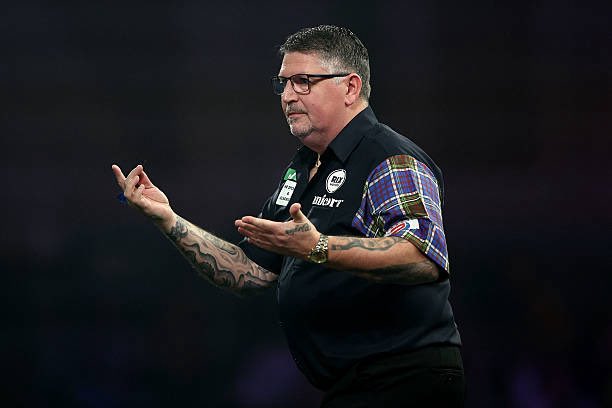 ActuFlechettes's tweet image. LE CHOC DES LÉGENDES POUR ANDERSON 🏴󠁧󠁢󠁳󠁣󠁴󠁿 👑 

Énorme prestation du double champion du monde 🌍 🏆 qui s’impose 4 sets à 1 en étant plus décisif dans les moments importants ! 🤩

#lequipeFLECHETTES