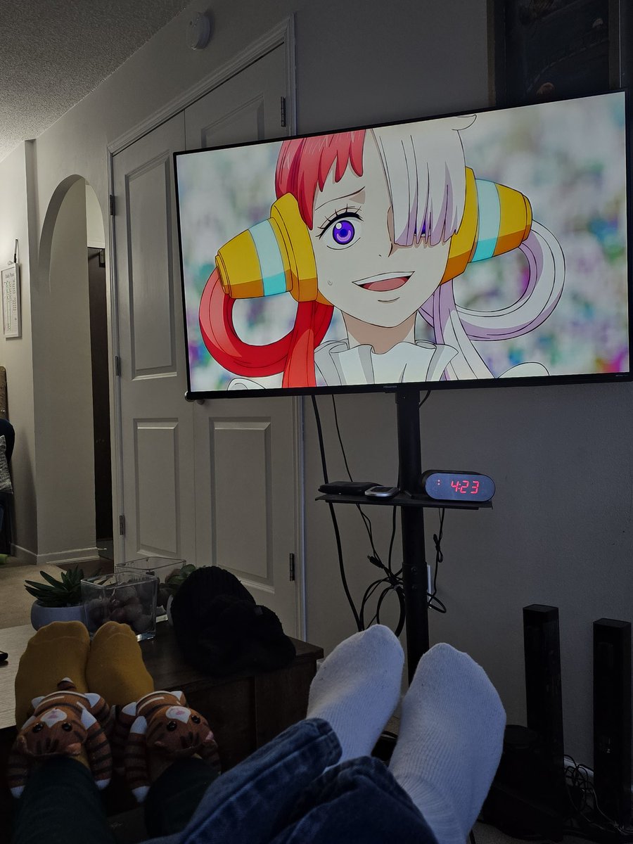 AnnekaMusicOff's tweet photo. Waited 3 years to watch this movie with the right person (MY person)...and It so happened to be one that doesn't like musicals 😭 (Still MY person)
Ps: He gifted me those beautiful cat socks
#ONEPIECE #onepiecered #adoonepiece #ado #Uta https://t.co/meAsdTPa9u