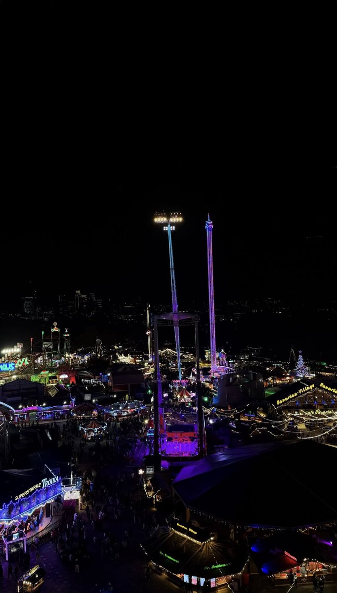 gasaq__'s tweet image. أنا اشوفك قدر مانيب اشوفك شفوف
تنخسر كل حاجه .. وأنت ماتنخسر