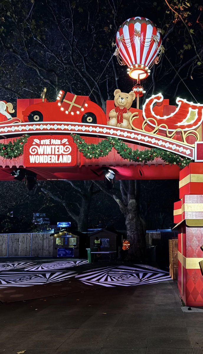 gasaq__'s tweet image. أنا اشوفك قدر مانيب اشوفك شفوف
تنخسر كل حاجه .. وأنت ماتنخسر