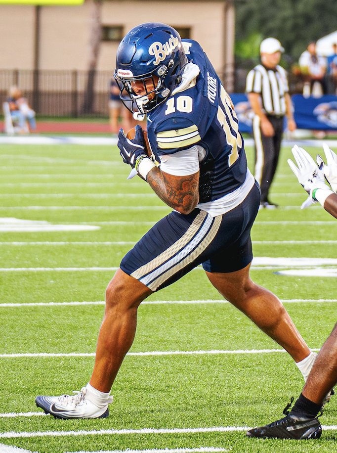 Charleston Southern TE Nebanye Moore (<a href="/MooreNebanye/">Nebanye Moore</a>) is entering the transfer portal, his rep <a href="/AlecEaston/">Alec Easton</a> of <a href="/nilsonsports/">Nilson Sports</a> tells <a href="/mzenitz/">Matt Zenitz</a> and <a href="/chris_hummer/">Chris Hummer</a>. 

The 6-foot-3, 250-pound run-blocking TE registered 248 receiving yards on 24 catches in 2025.

247sports.com/season/2026-fo…