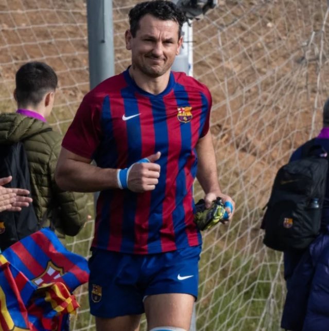 Algu sap on es pot aconseguir la samarreta del Barça de rugby? Esta guapissima.