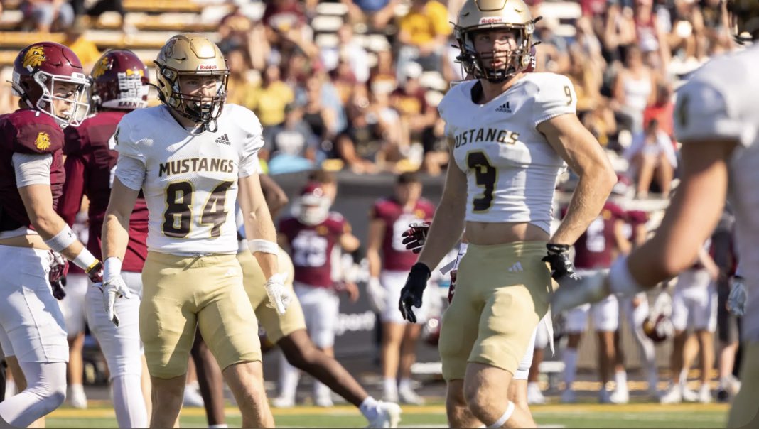 Darryl23615345's tweet image. After a Great Conversation @CoachMitchell02 I’m blessed to receive a full ride offer to Southwest Minnesota state