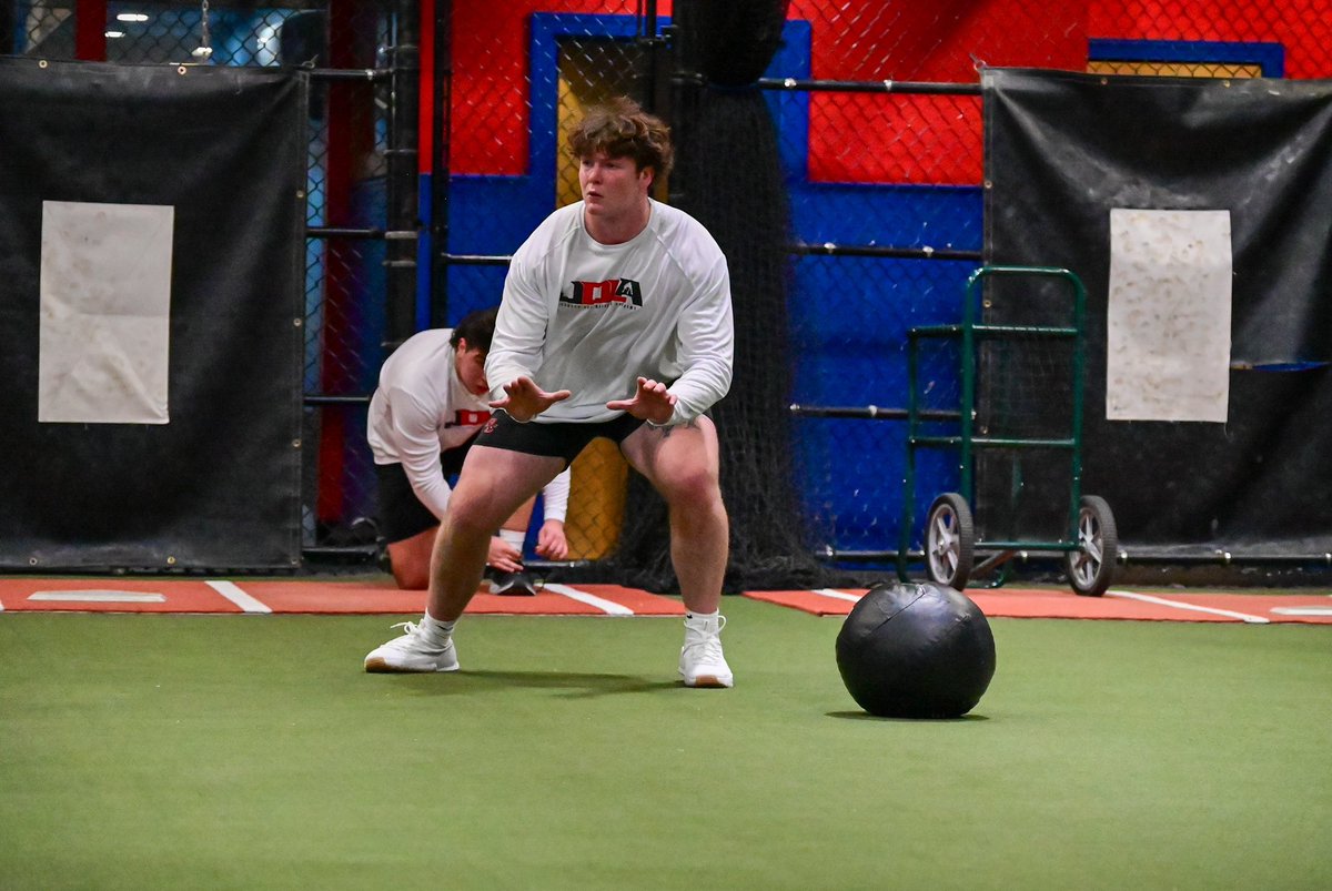 Dean_Ruxx's tweet image. Great to get back with @JohnsonOLAcad   It’s been a pleasure these past 5 years to get Coached by one of the best. @WillistonFB