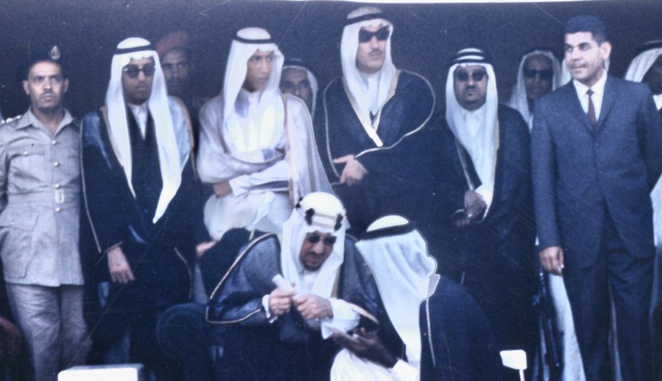 الملك سعود tweet media