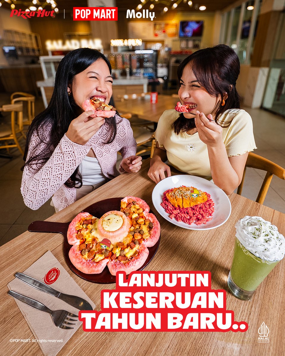 Pizza_HutID's tweet image. Hangout jadi lebih joyful  kalau ada menu MOLLY’S Favourite di meja! Kamu udah cobain belum? Kalo belum, buruan mampir ke Pizza Hut terdekat yaa 🍕

#PizzaHut #PizzaHutIndonesia #PizzaHutxMOLLY #SLICESofJOYwithMOLLY