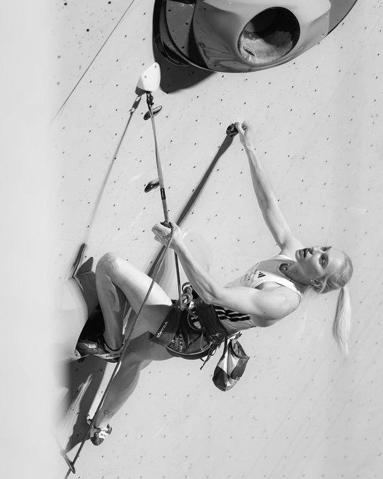 janja_garnbre's tweet photo. Final  again … 

Let's climb faster tonight https://t.co/x6YAc05DCs