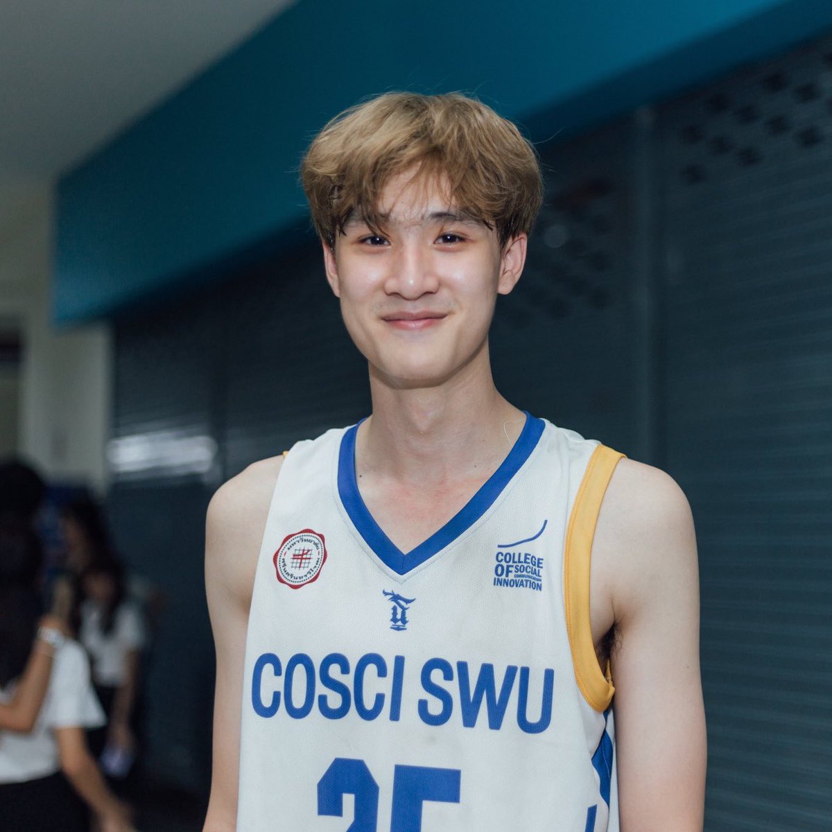 back on campus in 2019—
two freshmen in their college jerseys, not knowing it was the start of a six-year friendship…

#dewtee #ดิวธี