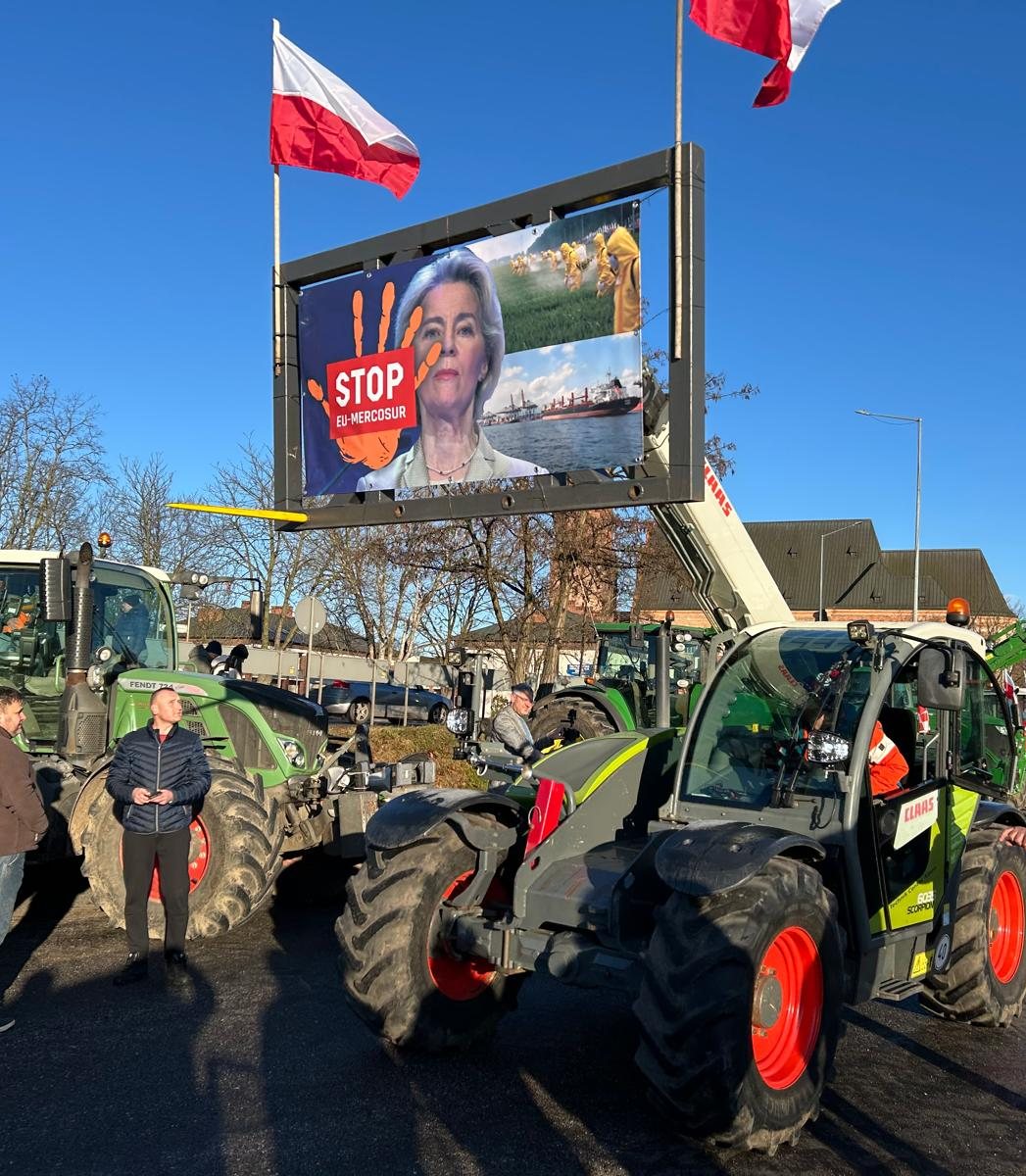 Tomasz Loewnau tweet media