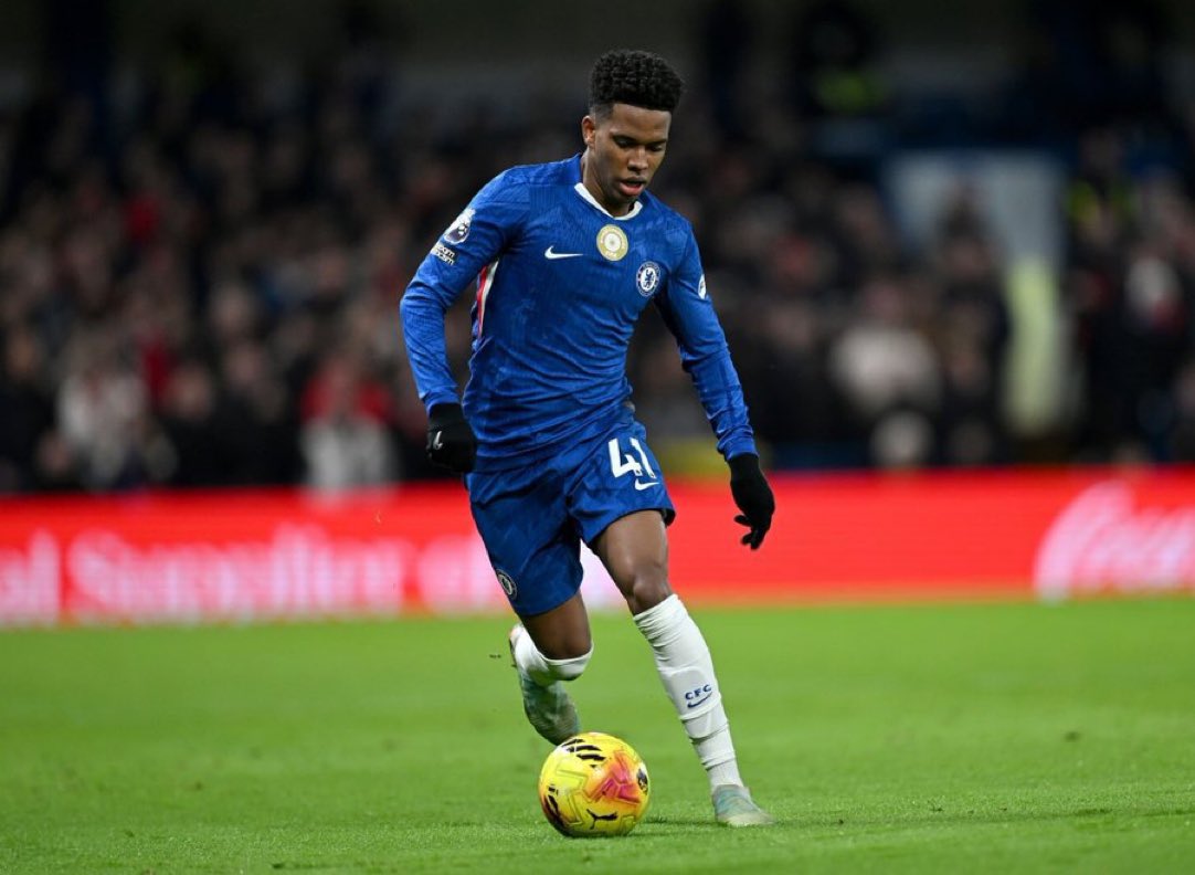 Estavao had a better performance at LW than our left wingers.