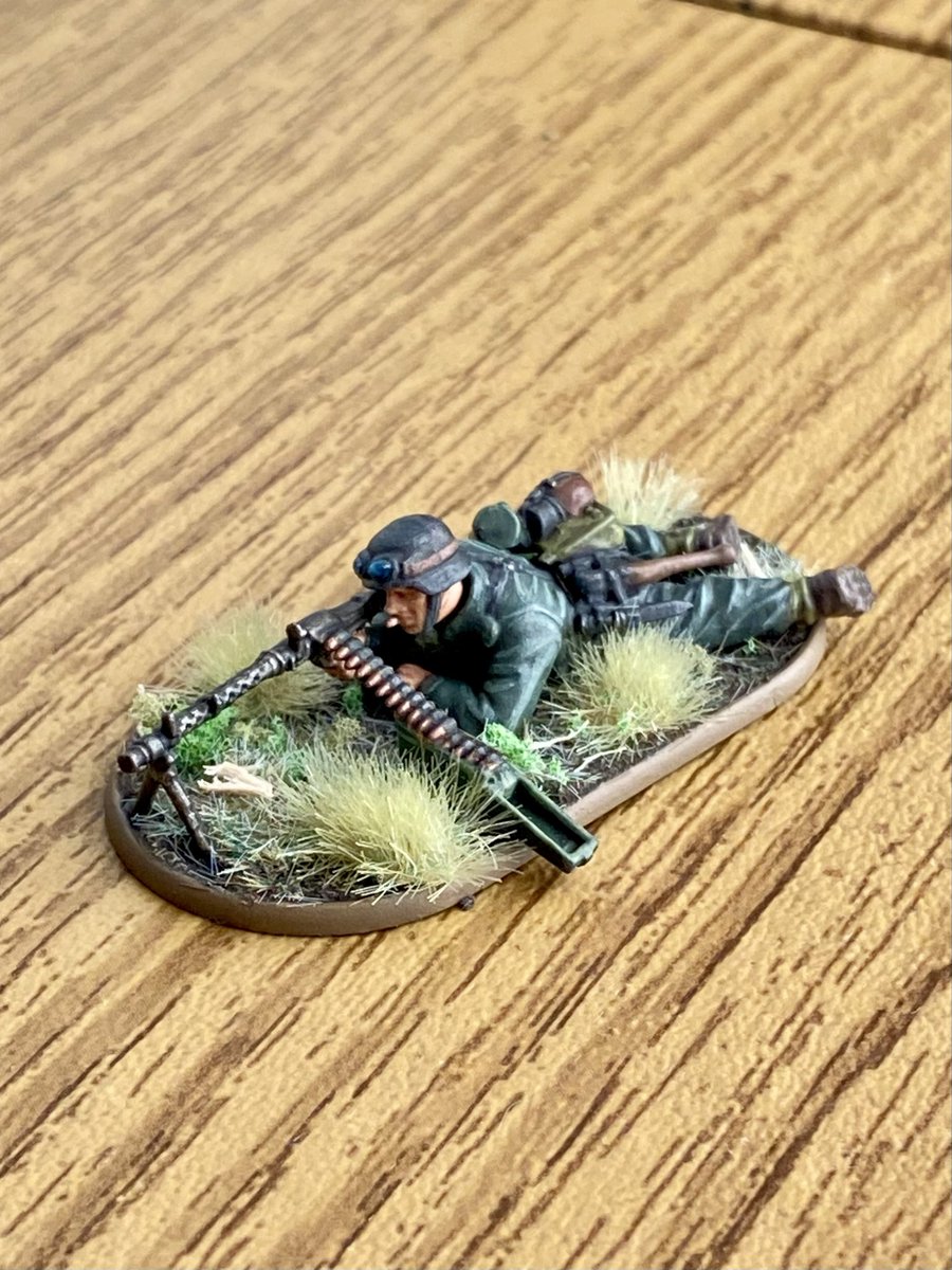 First Volksgrenadier of the squad is complete. Gonna start playing with camo on the next mini.

#Konflikt47 #miniaturepainting