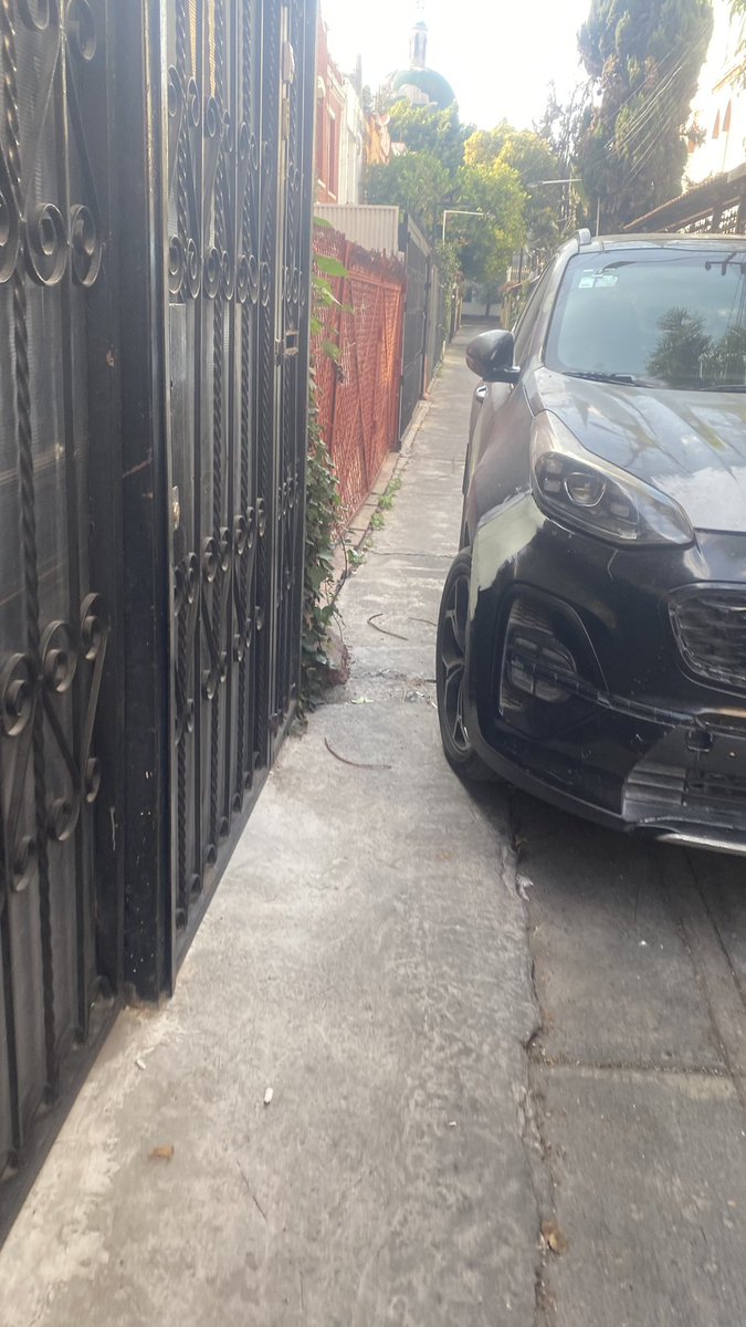 MarionPensado's tweet photo. @OVIALCDMX los vecinos estamos cansados estas personas ocupan de estacionamiento este paso peatonal, carriolas y andaderas no pueden pasar Dr Enrique Glz Mtz 66 Santa María la Ribera https://t.co/qWu8ZyaII5