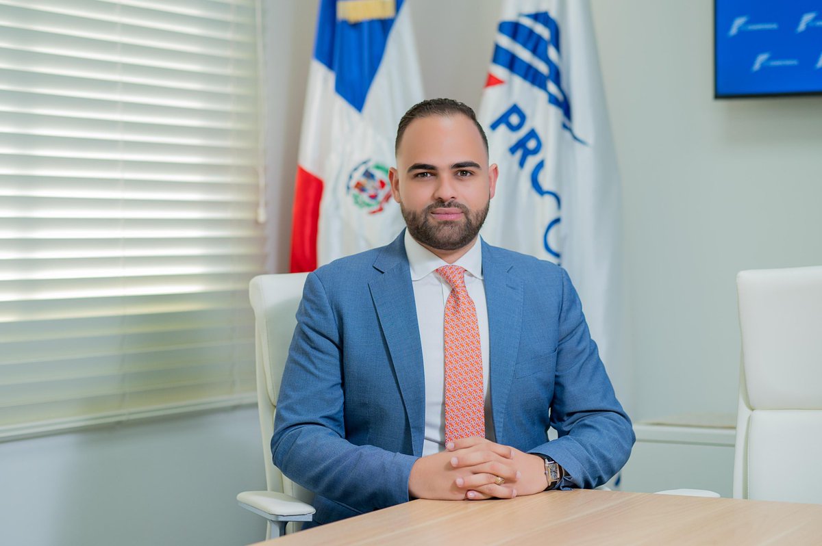 Hoy cierro una etapa profesional muy significativa como Director de Comunicaciones de ProCompetencia.

Agradecido por 1 año y 4 meses de aprendizajes y retos. Inicio una nueva etapa enfocado en <a href="/e3noticiasrd/">E3 Noticias</a> , E3 Comunicación y <a href="/laentr3vistard/">La Entr3vista</a> .

¡Gracias totales! 🙏🏻📰🎙️♟️