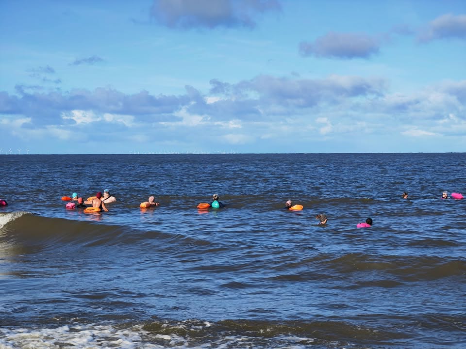 ⚠️ SAFETY MESSAGE ⚠️ 🏊‍♂️ Festive Sea Swims 🏊‍♀️ We are aware that some locals are planning on taking a New Year's Day dip in the sea on Thursday. Given the tragic event in Devon on Boxing Day we felt compelled to make this post.  facebook.com/11848323770177…