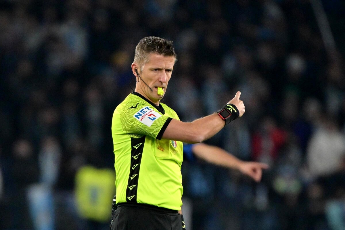 Quanto manca quella sensazione provata quando veniva designato lui, specialmente nei derby.

Eppure nel mondo al contrario lui deve designare in C, mentre Rocchi in B e in A.

E per averlo inserito, Zappi ha attirato su di sé l'ira funesta dell'Argonauta...

#Orsato #Arbitri