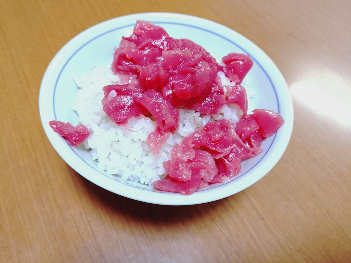 age_mfin's tweet photo. そして恒例の朝食にマグロご飯 https://t.co/W35I17HWeh