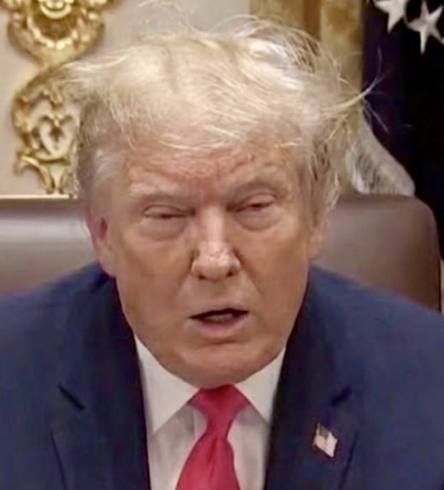 Markfry809's tweet image. My New Year’s wish is for this egregious piece of shit to finally face the consequences he’s so infuriatingly avoided.