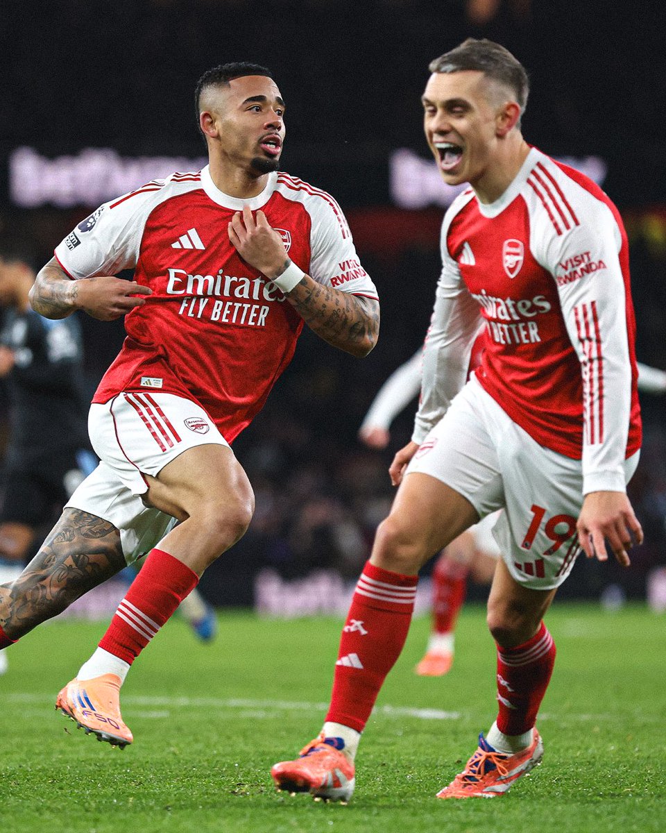 premierleague's tweet image. Gabriel Jesus scores instantly after coming off the bench 😱

FOUR goals in the second half for @Arsenal 🤯