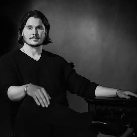 Our interview with author Nicholas Casbarro! facebook.com/share/p/1CsKpu…