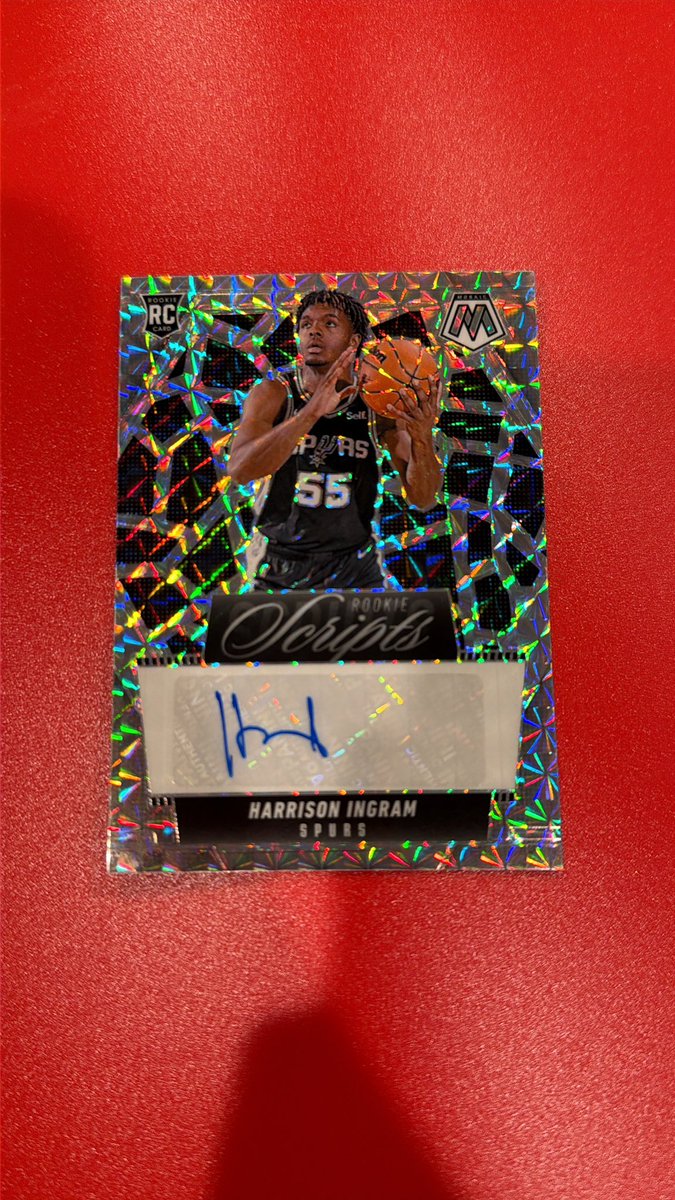 My brain legitimately short circuited when I saw this was a Spurs auto lmao