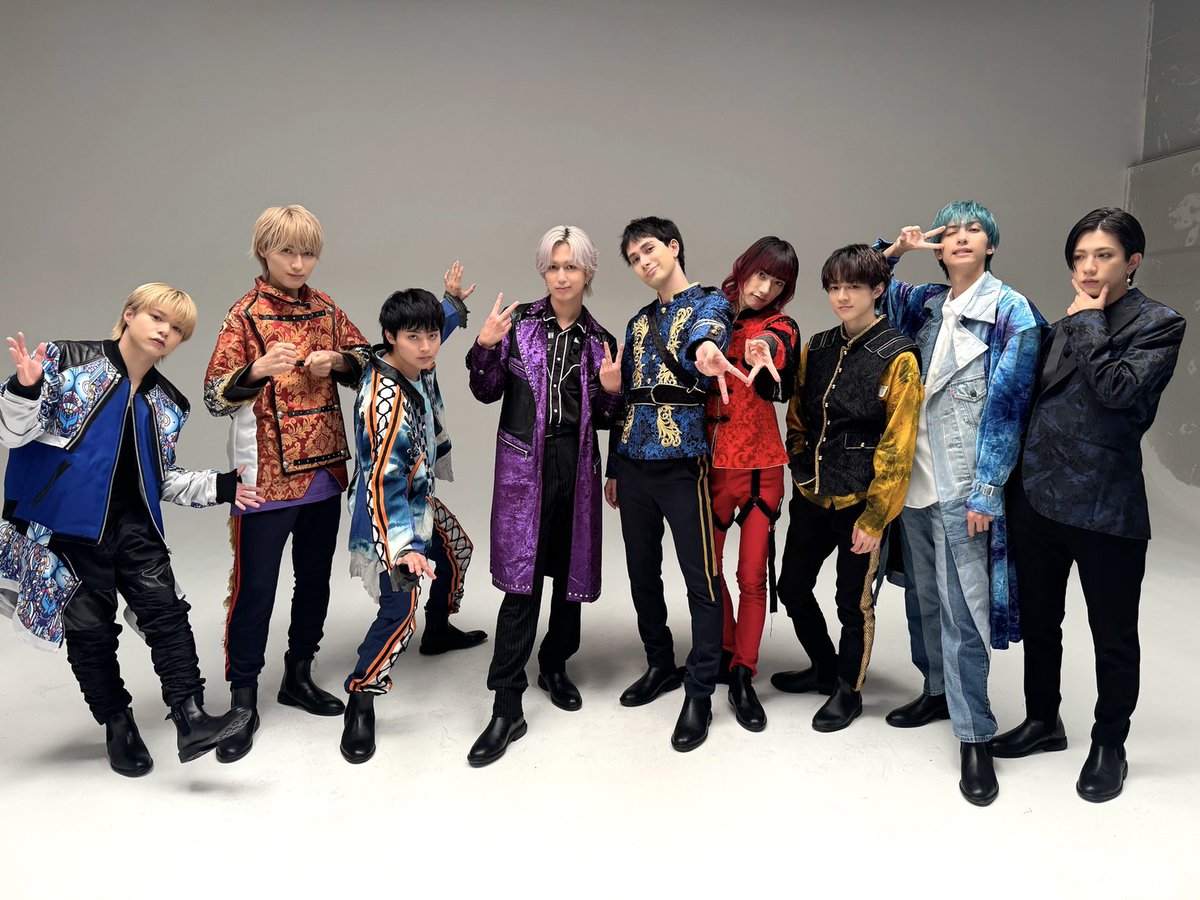 歴代衣装に身を包んだ今のSUPER☆DRAGONかっこいい〜！ 2025ラストに