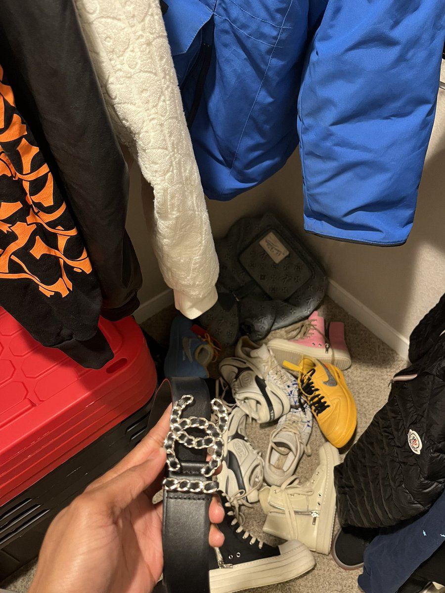 If She wants to she will #BadNiggasInWomenDominatedFields