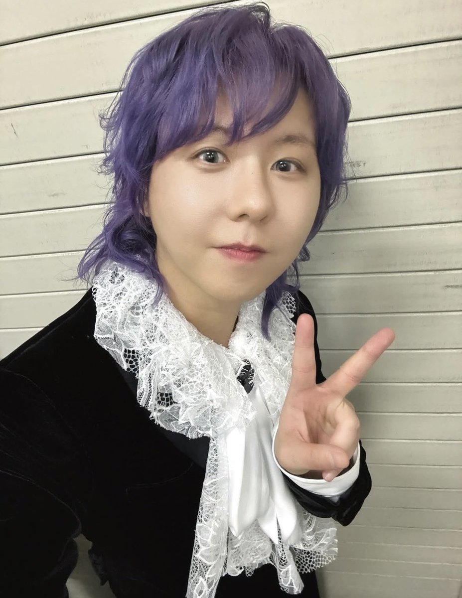 りょうちゃんおめでとう😢 お写真ありがとう ライラック🪻の髪色素敵