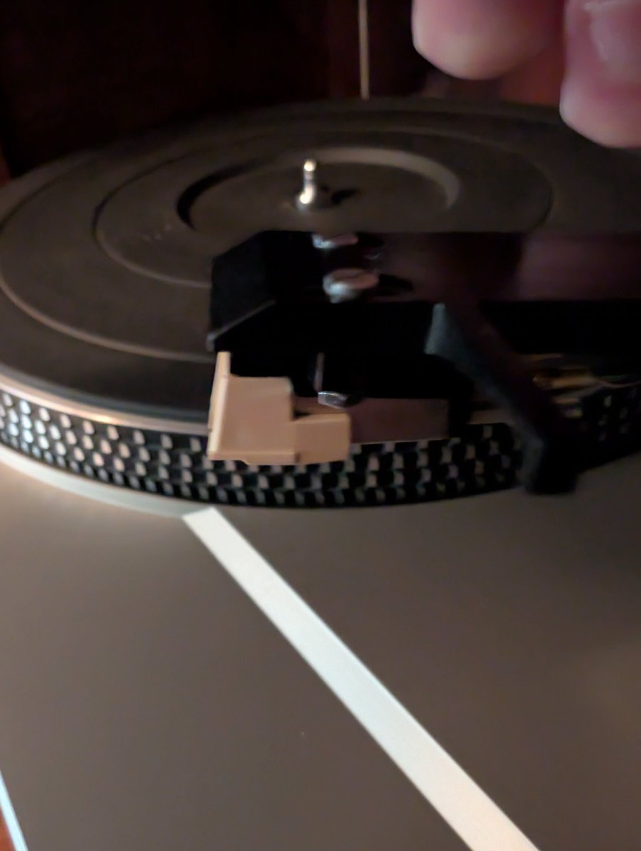 Scrappy519's tweet photo. @LP_Gear Hey hey. I couldn't find a way to email you, so I hope this works. I'm looking for a stylus and belt for my OLD MCS 6710 turntable. I'm pretty certain that your LP Gear stylus for MCS 6710 turntable is the correct replacement, but I wanted to verify: https://t.co/vodZU8Zr2z