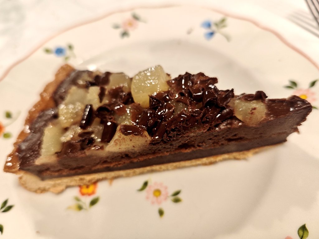 socdevida's tweet image. Soc a Milà. Per sopar m’he fotut un risotto alla milanese, una cotoletta di vitello alla milanese i un cheesecake al cioccolato. Tot com Déu mana.
Trattoria Madonnina. Cosa vuoi di più?