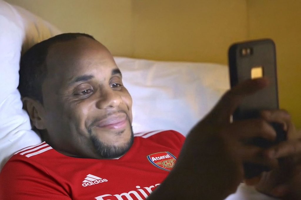 Me liking and following every Arsenal related post tonight