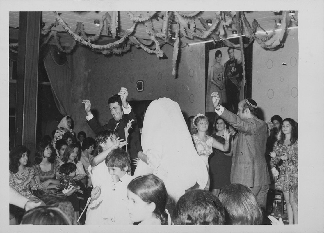 A Set of Three Original AP Press Photos of Iran King Pahlavi II Wedding  Ceremony, 1959 for sale at auction on 27th September | Bidsquare, image size:1114x800