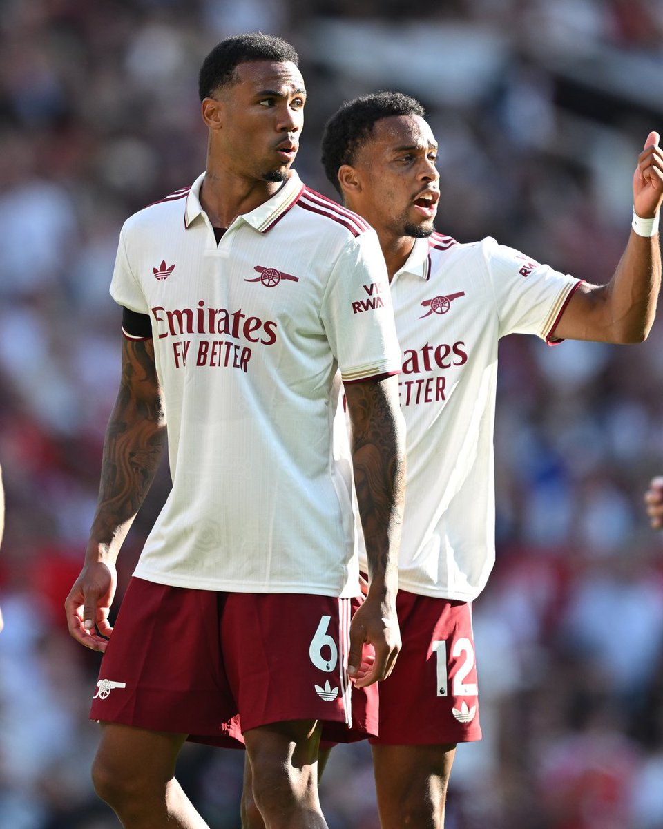 OfficialFPL's tweet image. Gabriel: 
⏰ 76 minutes played
⚽ Goal 
⛔ Clean sheet

Jurrien Timber:
⏰ 82 minutes played
🅰️ Assist
⛔ Clean sheet

It's good to have this defensive duo back 😏

#FPL