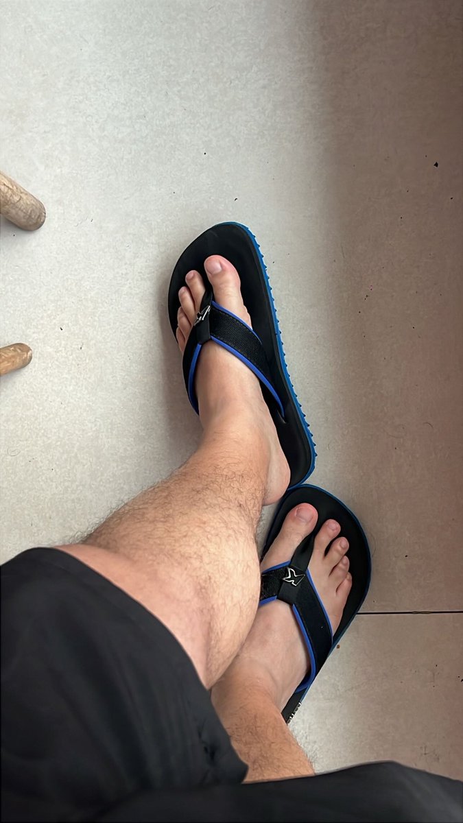 Rodrigo Feet tweet media