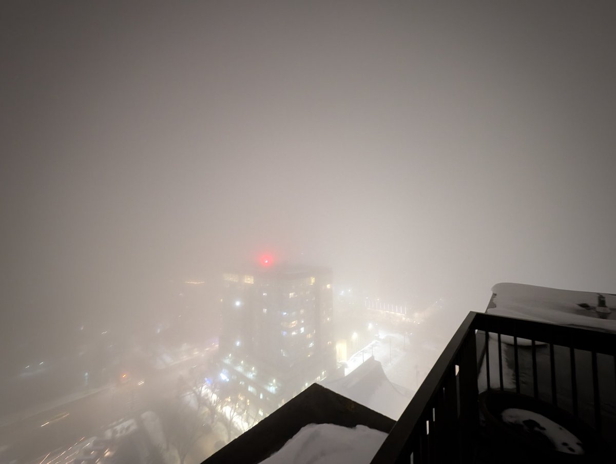 Supe1852's tweet photo. Crazy fog in etown can't see 200 feet #yeg   #Oliver #fog https://t.co/c1gReTolYg