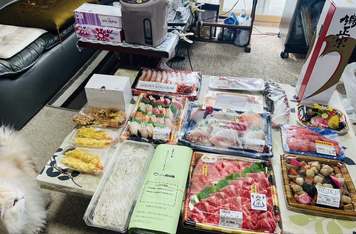 yuukei_naoya810's tweet photo. 少し早いけど今年もお世話になりました🙇‍♂️
ありがとう！！！

来年は自分も周りの人も、もっとたくさん笑っていられる1年になるように頑張りたいな！

それでは皆さま良いお年を🐶🐈 https://t.co/ReXlYCjip6