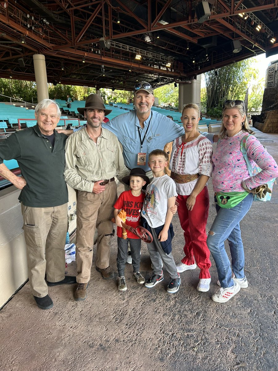 Ashley Suit tweet media