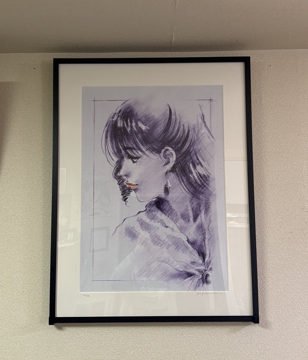 jikuvan's tweet photo. 先日購入した美樹本先生のメタルキャンバスアートを飾りました。
かなり重いので、吊りに加えて下も支える仕様に。
めっちゃ良い感じに出来ました♪
ここに飾ってたすずさんのポスターは別の場所に移動して、そこに飾ってたのはこれまた別の場所へ…
うん、どうしようか…
#macross
#マクロス
#gaat https://t.co/lepJddmGQb
