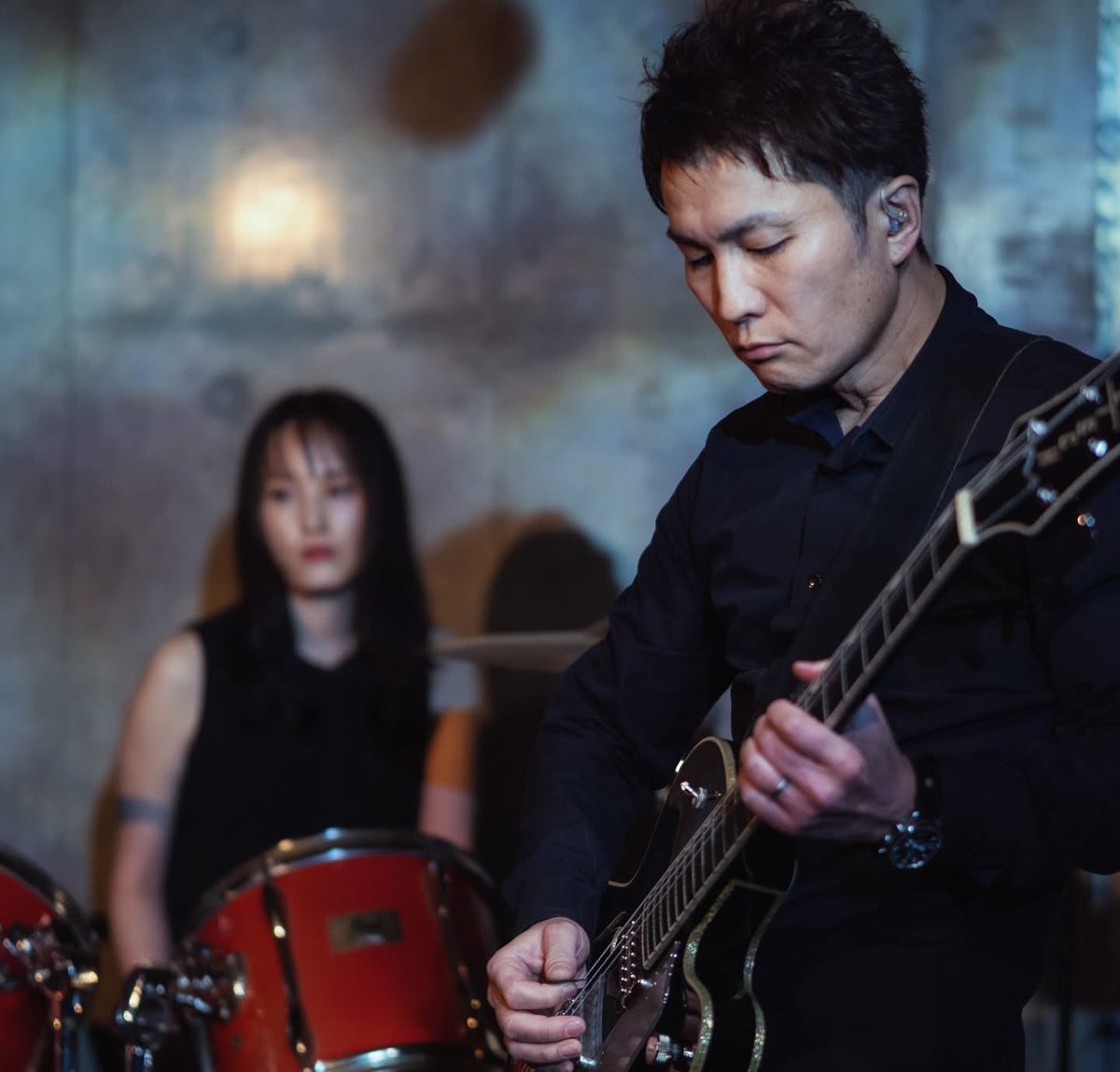 inyou_official's tweet image. 2025年、inyouは新たな方法で楽曲制作に挑み、 10年ぶりに皆様の前に立つことができました。
出会いと再会、いただいた言葉と想いが前へ進む力となりました。
inyouへ心を寄せてくださりありがとうございました。
次の音を携え、またお会いできる日を楽しみにしています。
Photos by Miz #inyou #tehom