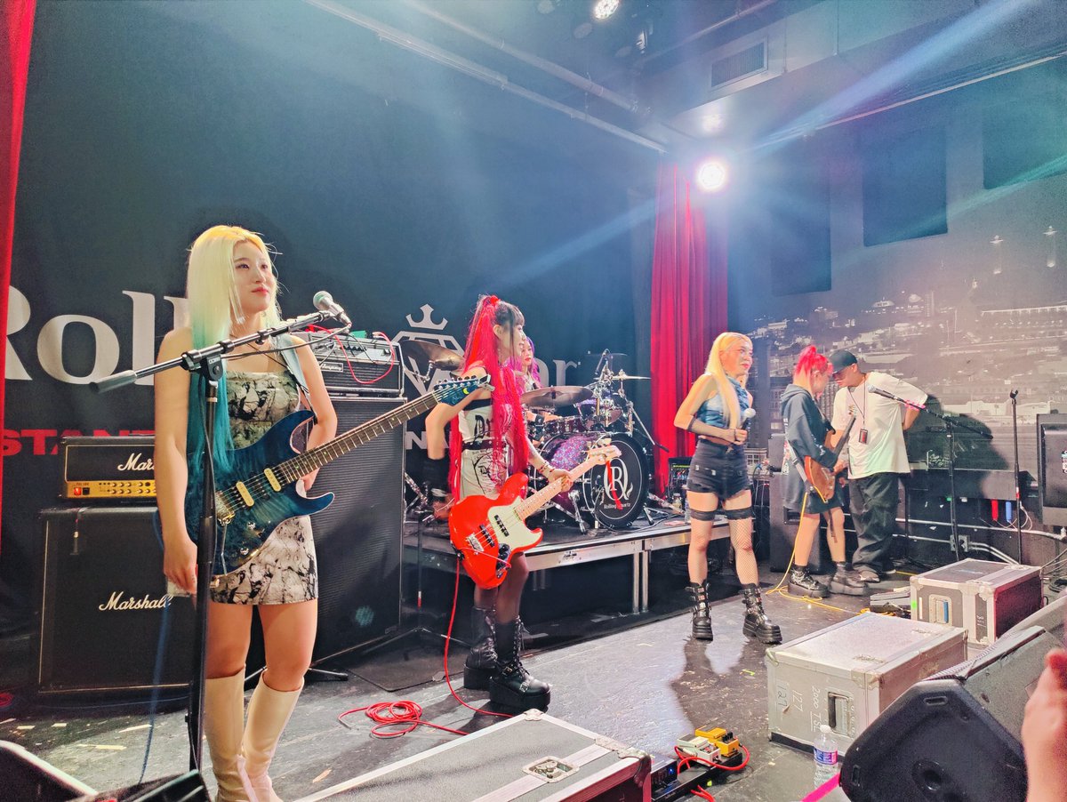 FuunPhone's tweet photo. @ChoerryLimeade_ @Rolling_Quartz I was at soundcheck in Kansas City, MO, and as they were wrapping up, some woman did one of those 'fan girl screams' and Jayoung had the funniest and outrageous look on her face in reply.  I did not get a pick of her, but here is a good pick of soundcheck. https://t.co/8Bz2sxuIyV