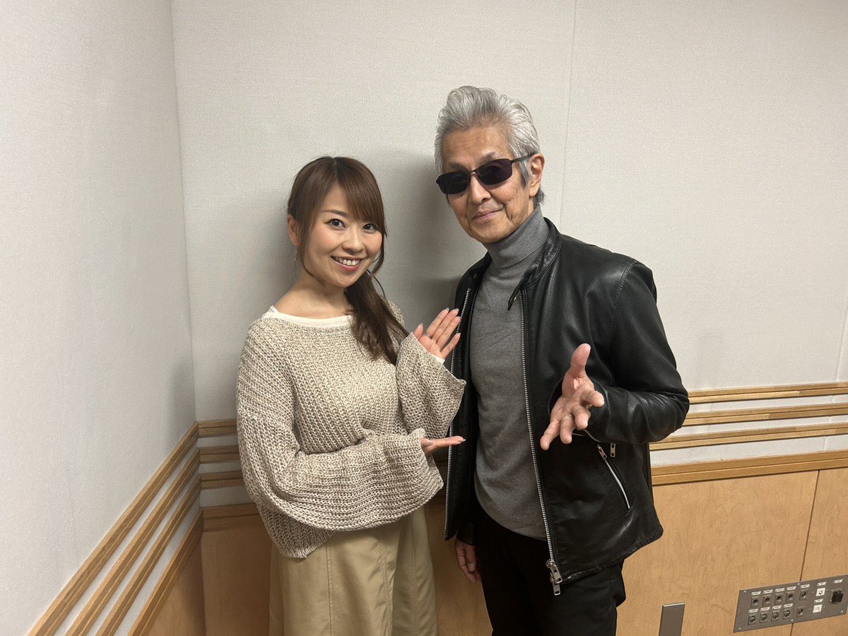 Johnny_Ginbae's tweet photo. 【MEDIA情報】

年末年始のメディア出演情報をまとめました📻

▼詳細はこちら
https://t.co/CWUDULxppE

来月1/28はいよいよソロアルバム『ヨコハマ・グラフィティ』発売です💿
来年も夜露死苦😎👍

#Johnny #横浜銀蝿Johnny #横浜銀蝿
#ヨコハマグラフィティ #ヨコハマ・グラフィティ #PureMind https://t.co/2DXtqHbBoq