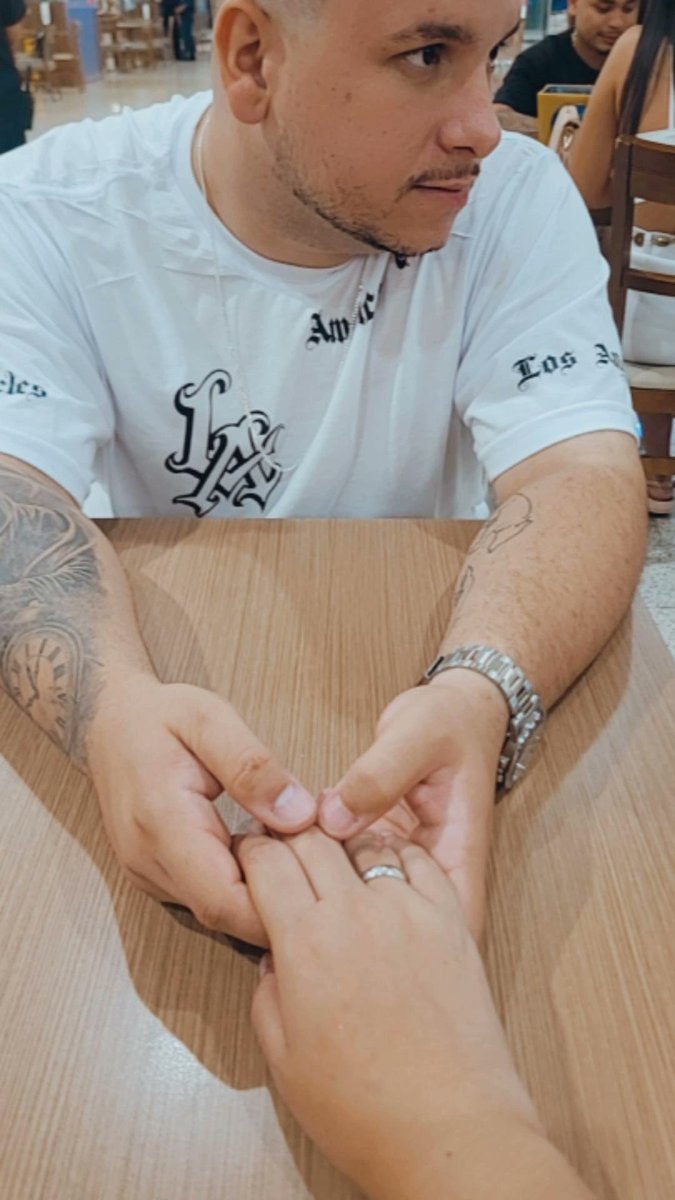 saraagustd's tweet photo. Como é bom ser amada em voz alta, eu percebi que NUNCA tinha sido amada de vdd, até conhecer esse garoto ❤️❤️❤️❤️ https://t.co/LCC6fVfUJt