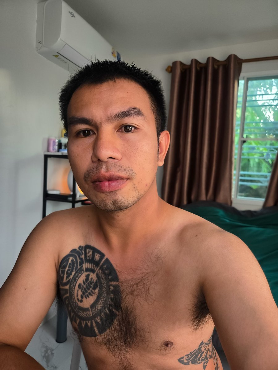 DuxDek18658's tweet photo. ปีนี้ก็คงจะโสดข้ามปีอีกแล้วสินะ #สุวรรณภูมิ #ร้อยเอ็ด https://t.co/QfqHyp2t7o