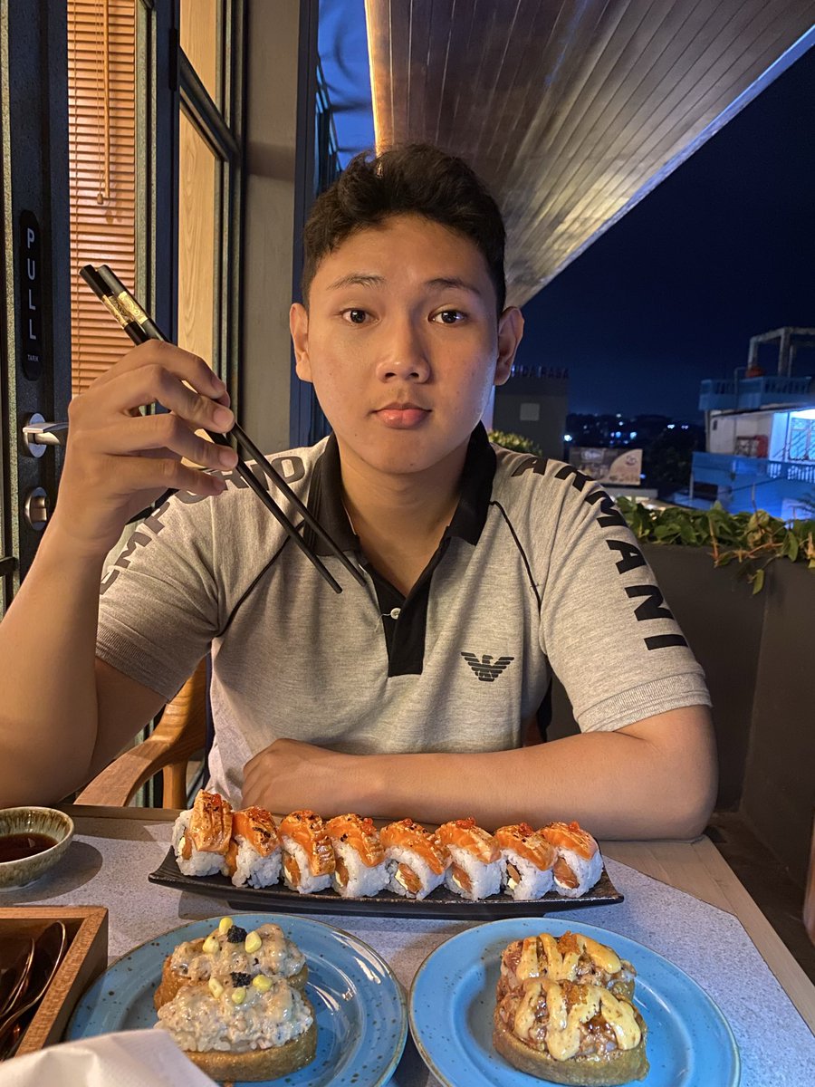 mini_onns's tweet photo. pengen jadi chef sushi di osaka https://t.co/aoWH2Ksxhj