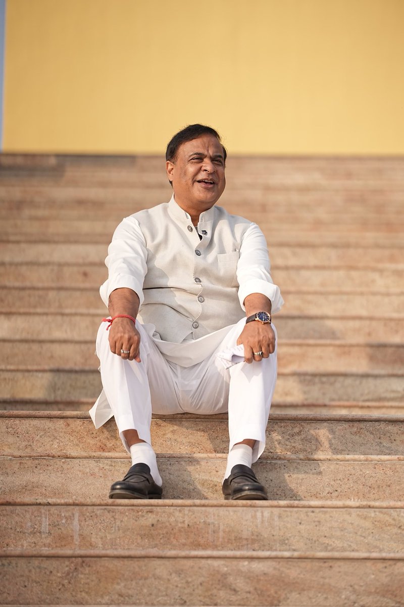 Sharma_d005's tweet photo. A for #Assam
Top fastest-growing major economy in India over the last 5 years  Assam at No. 1.

 Mega investments, next-level infrastructure,
1.5 lakh+ jobs, women-led growth, global attention.

This isn’t hype.
This is execution.
.
.
IT IS ,WHAT IT IS ! 
@himantabiswa https://t.co/xGASScA79N