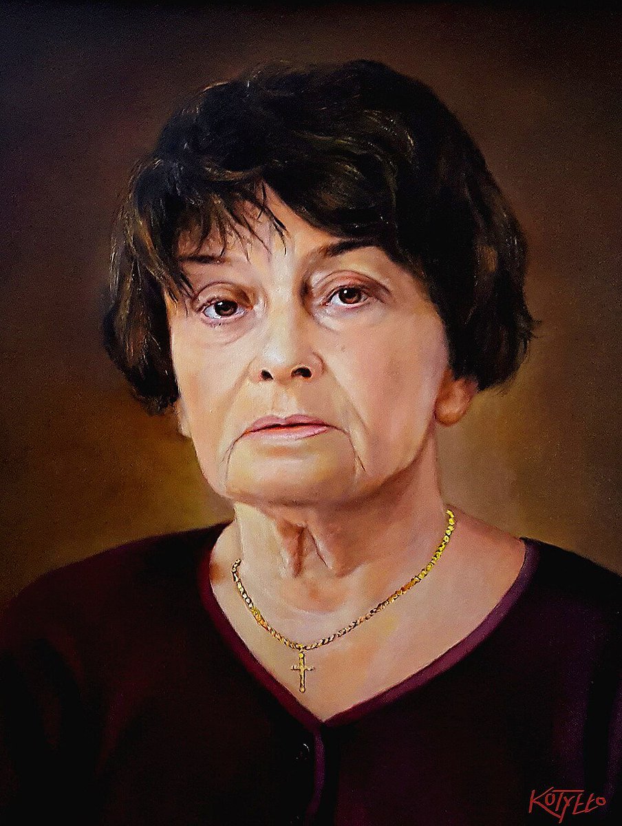 31 grudnia 1926 w Starachowicach urodziła się Jadwiga Kaczyńska z domu Jasiewicz herbu Rawicz. Harcerka Szarych Szeregów, polonistka, nauczycielka, matka prezydenta RP Lecha Kaczyńskiego i premiera RP Jarosława Kaczyńskiego. Od 1953 pracowała w Instytucie Badań Literackich